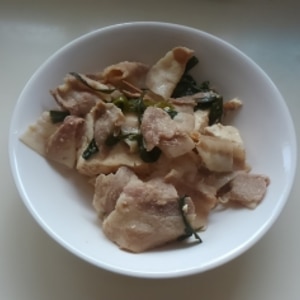 木綿豆腐と豚バラ肉で♪ニラ香る♪おつまみ肉豆腐